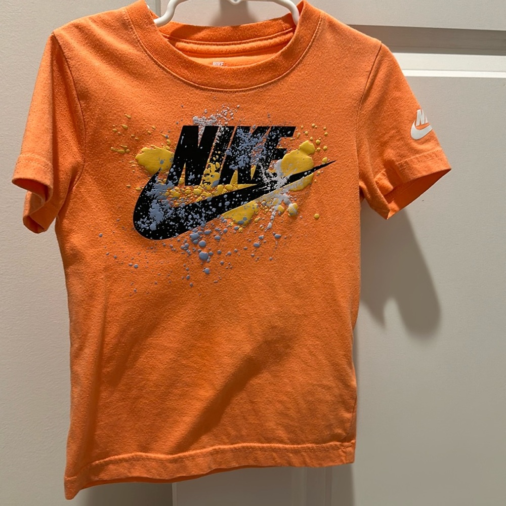 Nike shirt xs 4
